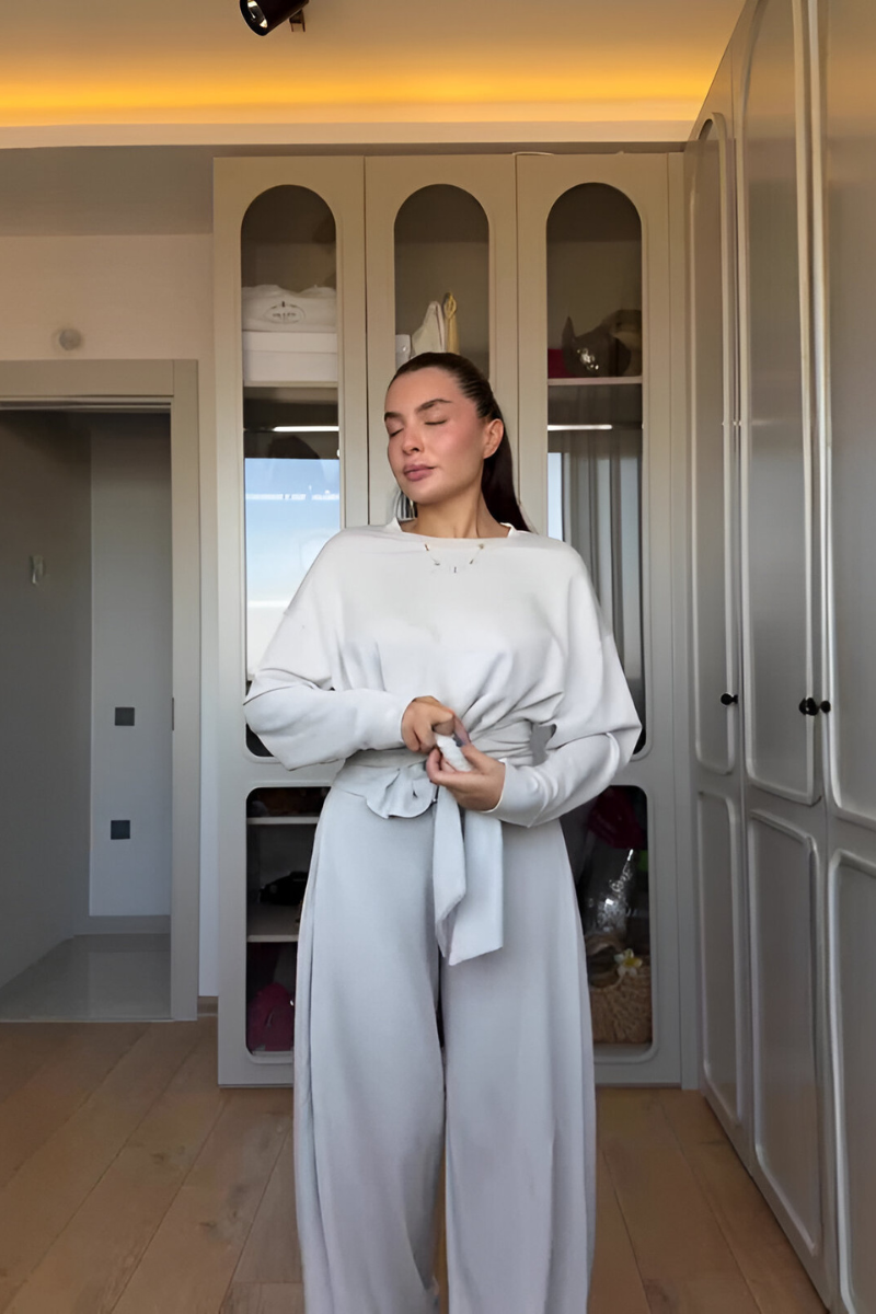 Arvia™ | Elegancki zestaw wypoczynkowy z detalem w postaci kokardy